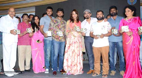 nalo okadu audio,sidharth,prasad ramar,deepa sannidhi,c.kalyan,koneru kalpana,santosh narayan  రెండు డిఫరెంట్‌ షేడ్స్‌తో సిద్ధార్థ్‌ ‘నాలో ఒకడు’